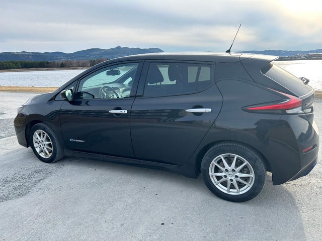 SJNFAAZE1U0018038 2018 NISSAN LEAF-0