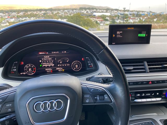 2017 AUDI Q7 - 17