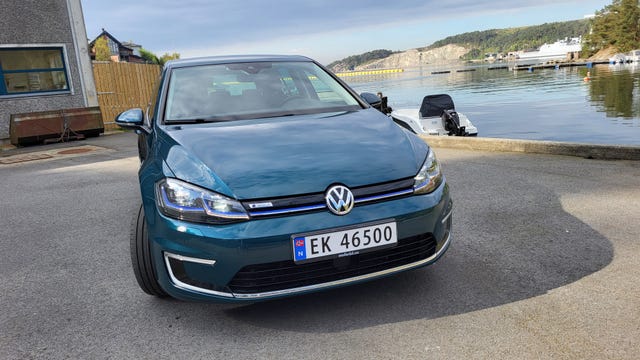 WVWZZZAUZJW900120 2018 VOLKSWAGEN GOLF-2