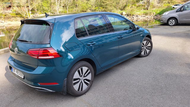 WVWZZZAUZJW900120 2018 VOLKSWAGEN GOLF-3