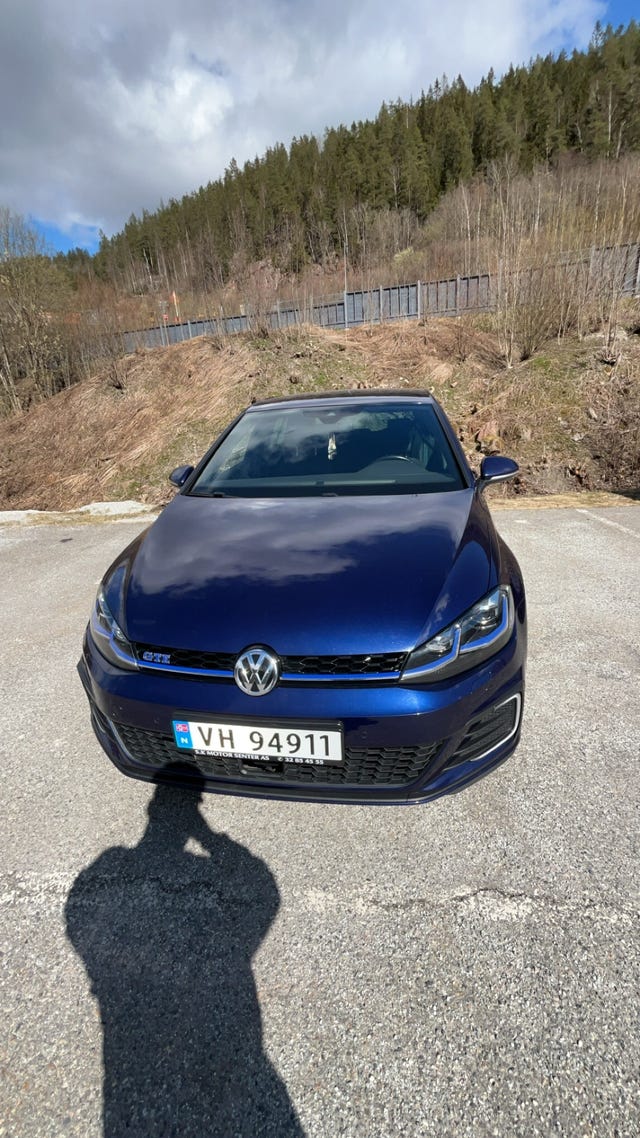 WVWZZZAUZJW806519 2018 VOLKSWAGEN GOLF-1