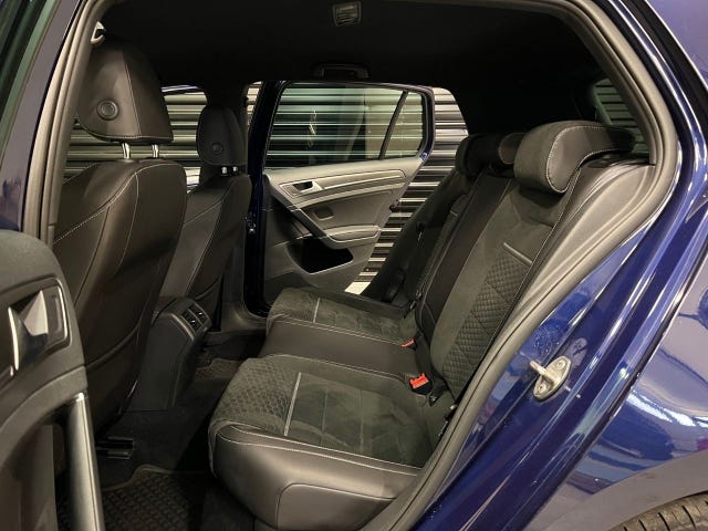 2018 VOLKSWAGEN GOLF - 30
