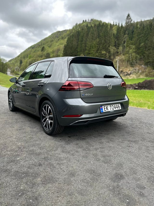 WVWZZZAUZJ8902907 2018 VOLKSWAGEN GOLF-4