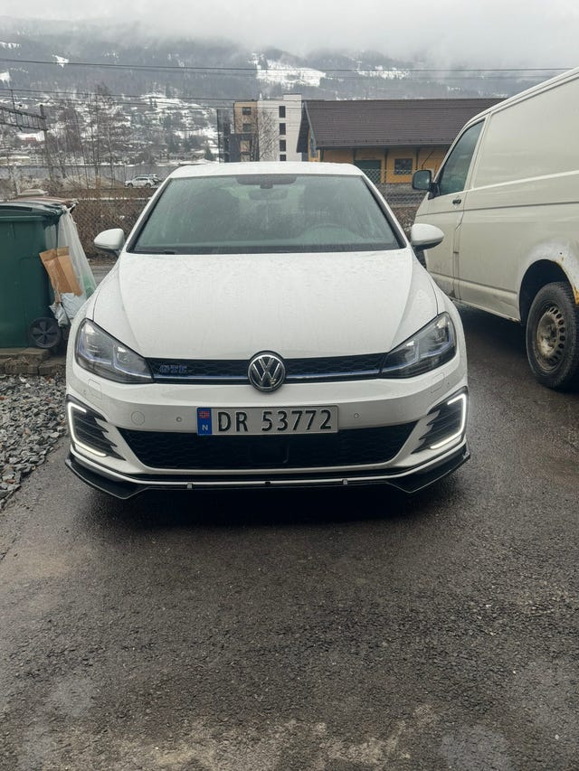 WVWZZZAUZJW810778 2018 VOLKSWAGEN GOLF-4