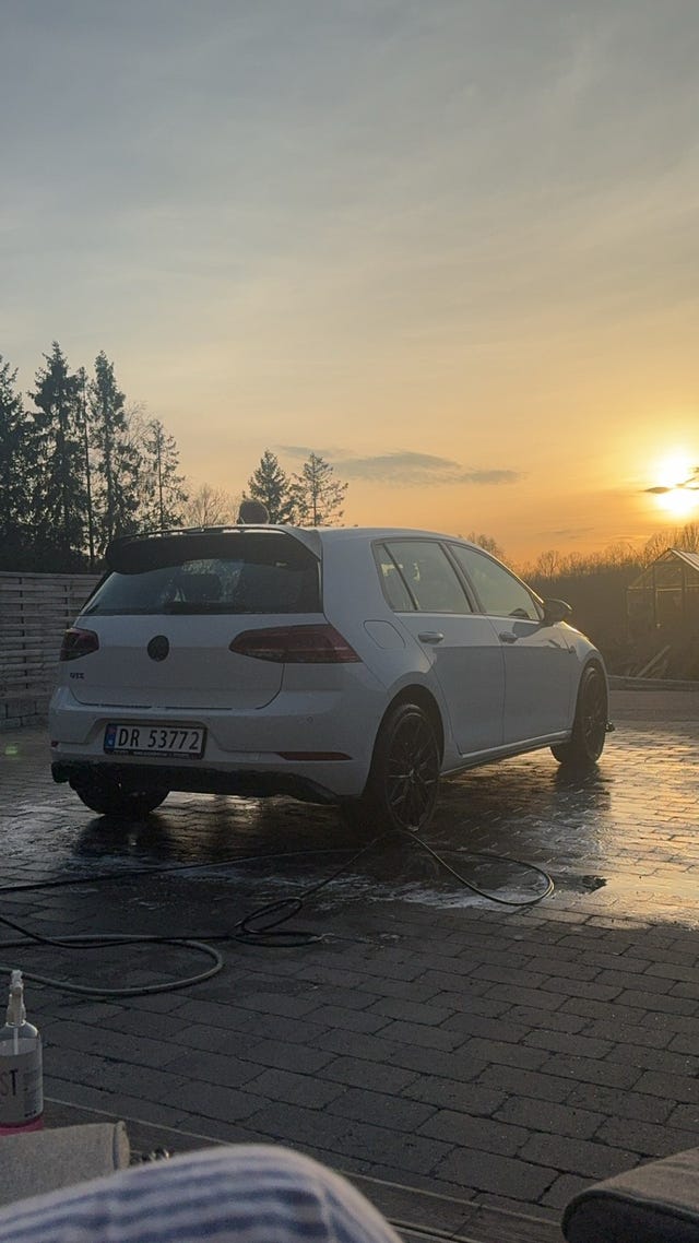 WVWZZZAUZJW810778 2018 VOLKSWAGEN GOLF-2