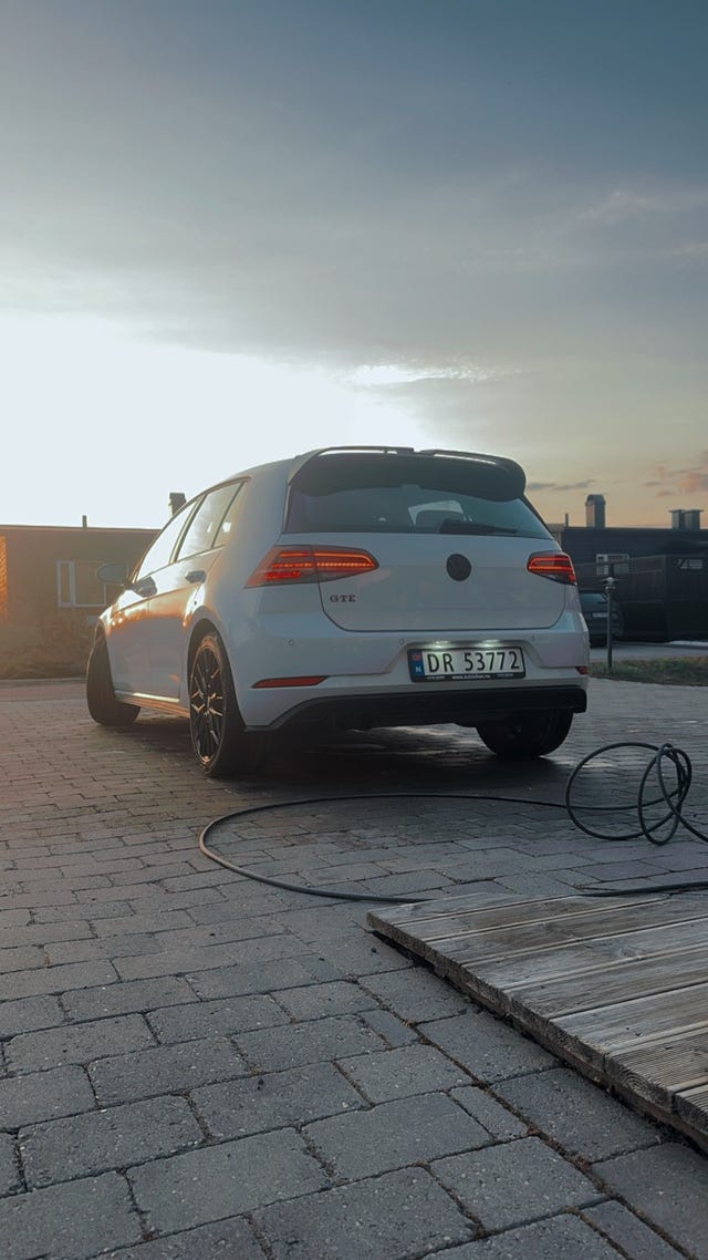 WVWZZZAUZJW810778 2018 VOLKSWAGEN GOLF-1