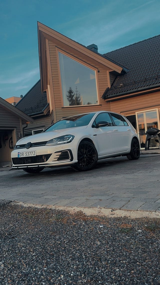 WVWZZZAUZJW810778 2018 VOLKSWAGEN GOLF-0