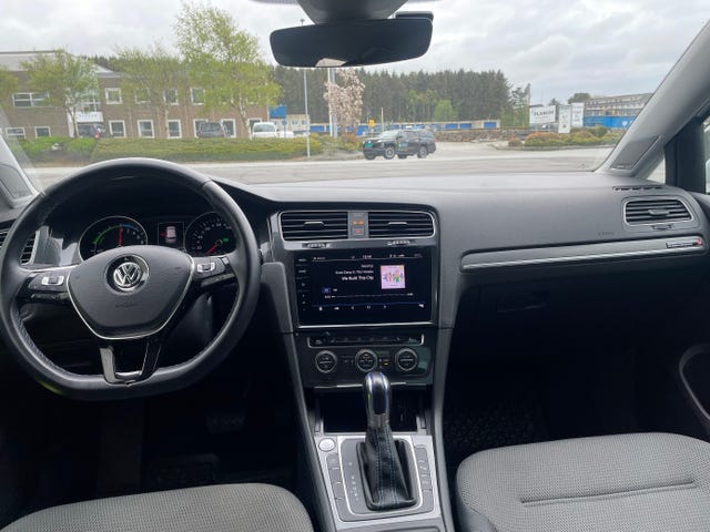 WVWZZZAUZJ8910184 2018 VOLKSWAGEN GOLF-2