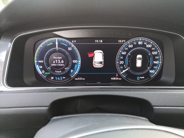 2019 VOLKSWAGEN GOLF - 10