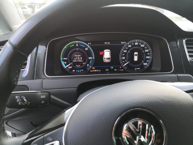 2019 VOLKSWAGEN GOLF - 11