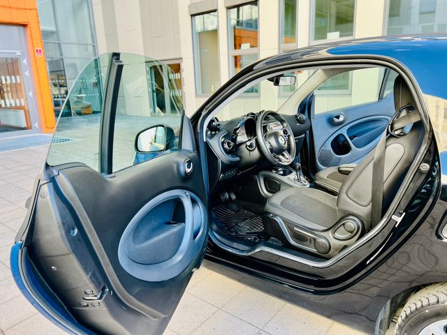 2019 SMART FORTWO - 12