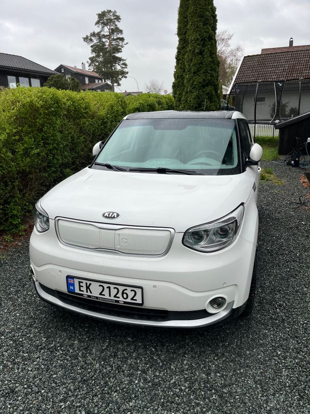 KNAJX81EFH7019788 2017 KIA SOUL-0