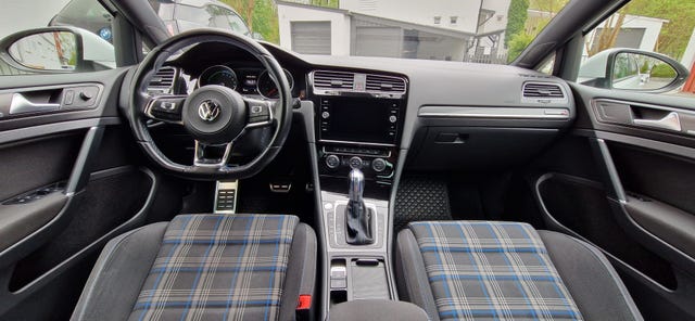 2018 VOLKSWAGEN GOLF - 10