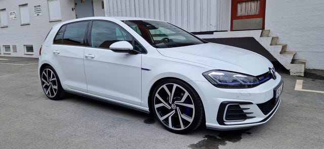 WVWZZZAUZJW810598 2018 VOLKSWAGEN GOLF-0
