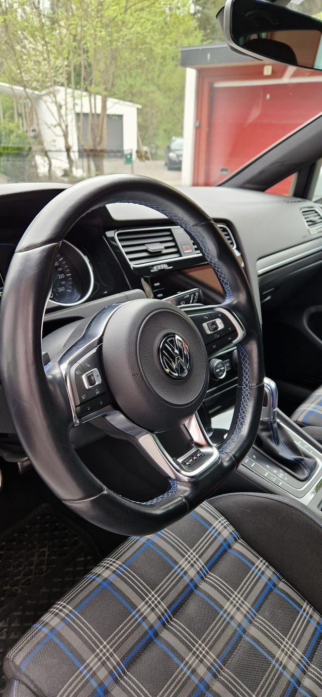 2018 VOLKSWAGEN GOLF - 12