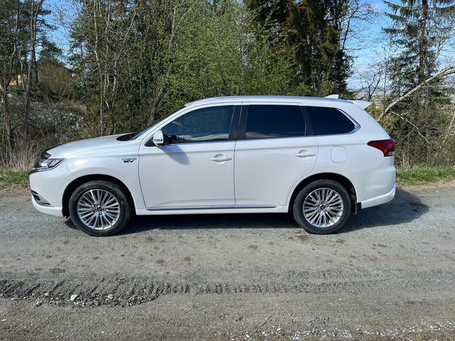 JMBXDGG3WLZ025335 2020 MITSUBISHI OUTLANDER-2