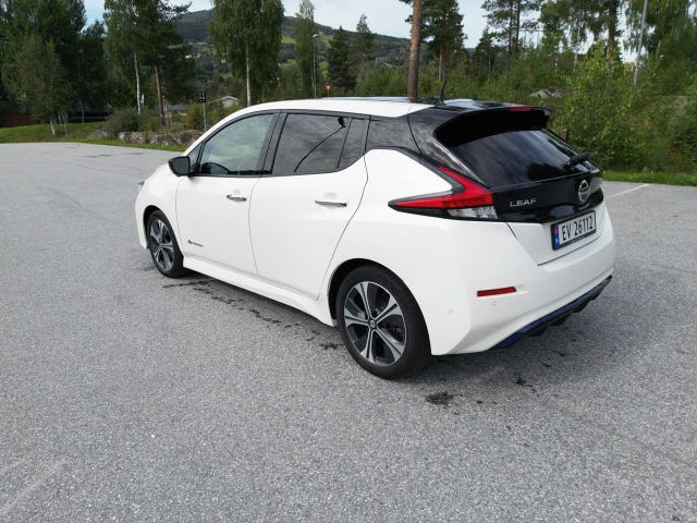 2018 NISSAN LEAF - 11