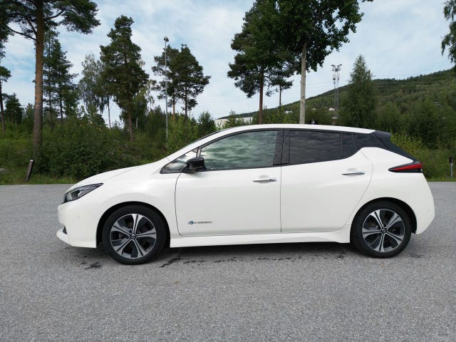 SJNFAAZE1U0028832 2018 NISSAN LEAF-1