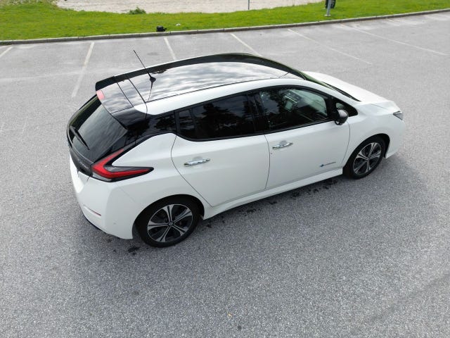 2018 NISSAN LEAF - 10