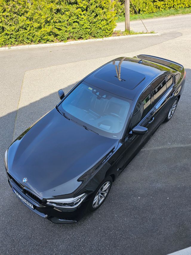 2017 BMW 5-SERIE - 26