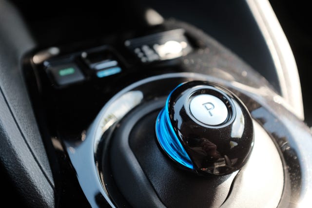 2018 NISSAN LEAF - 12