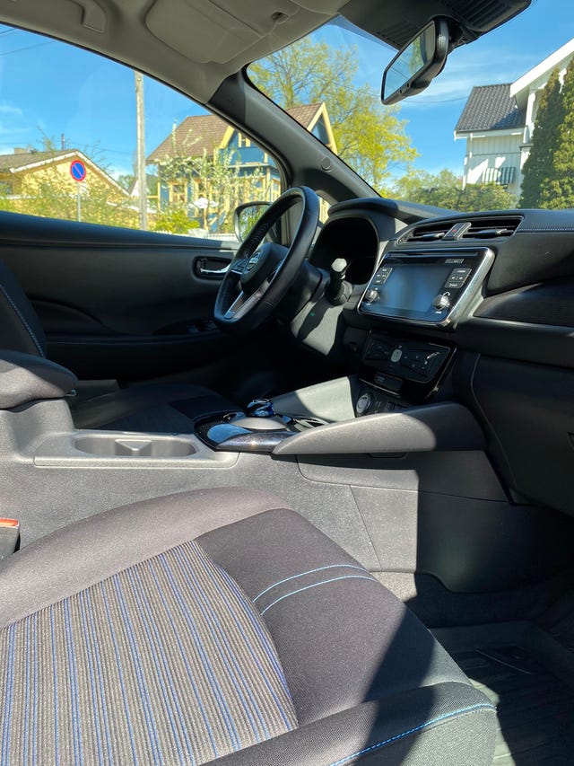 2018 NISSAN LEAF - 18