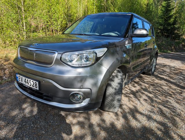 KNAJX81EFK7040051 2019 KIA SOUL-0