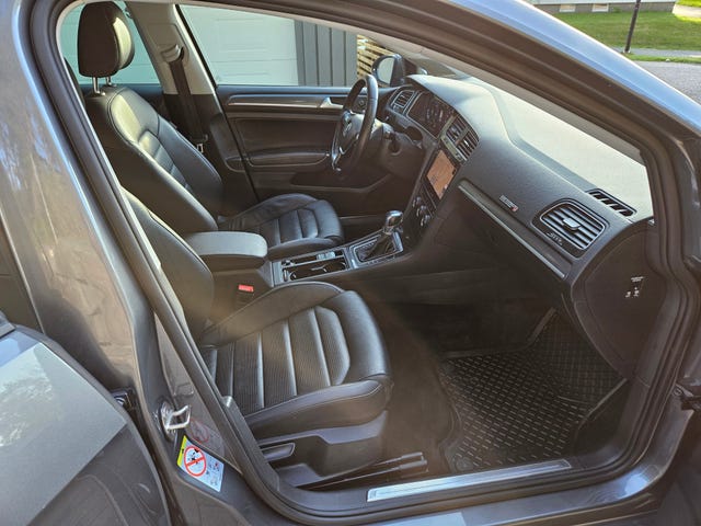 2018 VOLKSWAGEN GOLF - 10