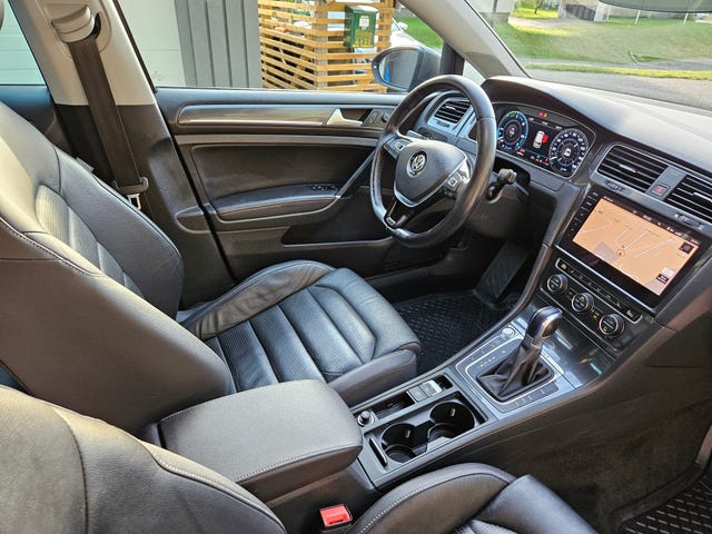 2018 VOLKSWAGEN GOLF - 9