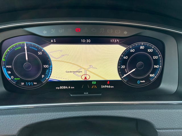 2019 VOLKSWAGEN GOLF - 19
