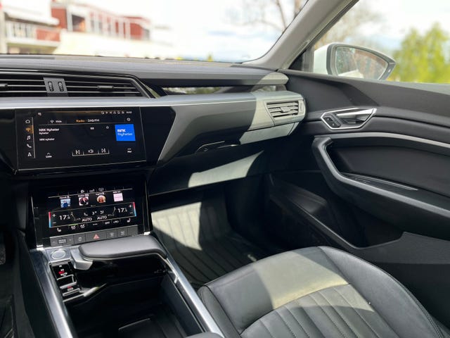 WAUZZZGE0LB029281 2020 AUDI E-TRON-5