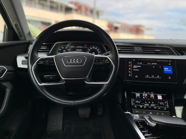 WAUZZZGE0LB029281 2020 AUDI E-TRON-4