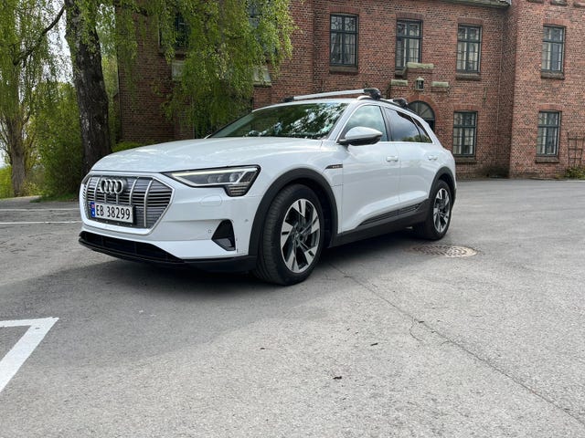 WAUZZZGE0LB029281 2020 AUDI E-TRON-0