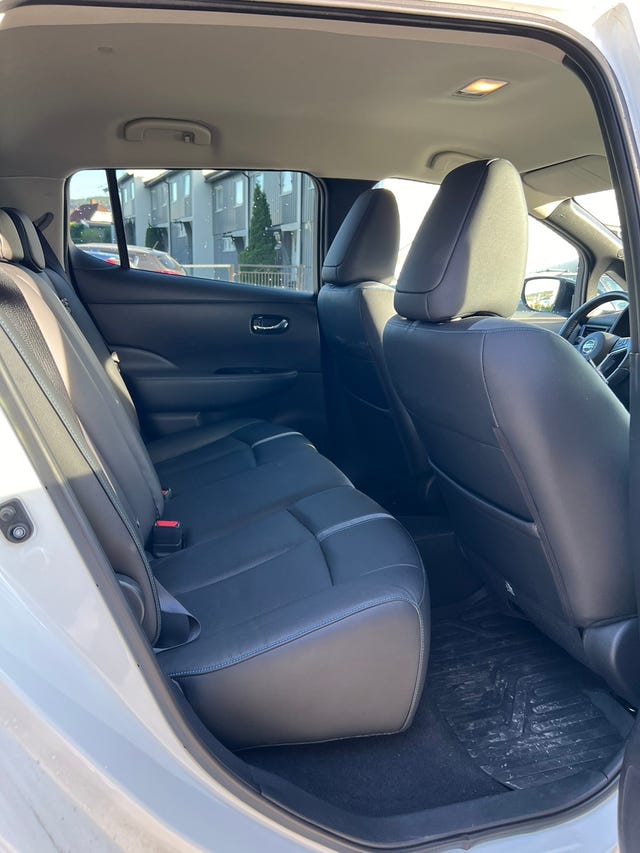 2018 NISSAN LEAF - 12