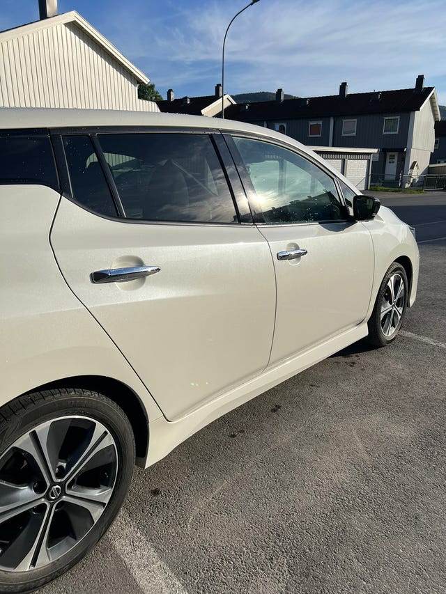SJNFAAZE1U0029477 2018 NISSAN LEAF-3