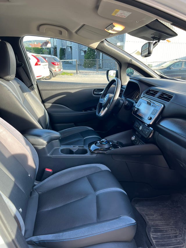 2018 NISSAN LEAF - 10