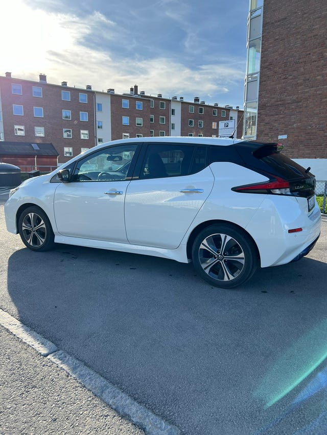 SJNFAAZE1U0029477 2018 NISSAN LEAF-2