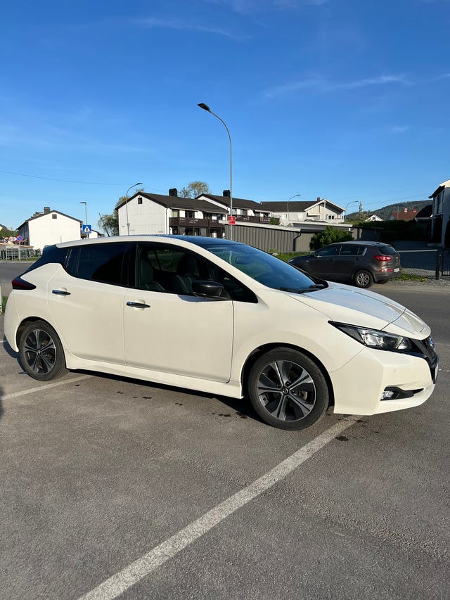 SJNFAAZE1U0029477 2018 NISSAN LEAF-1