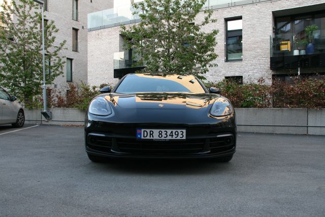 WP0ZZZ97ZJL188782 2018 PORSCHE PANAMERA-2