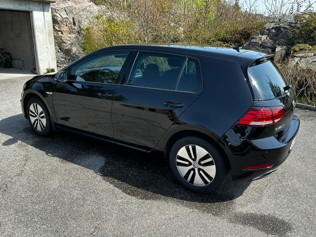 WVWZZZAUZJW903130 2018 VOLKSWAGEN GOLF-3
