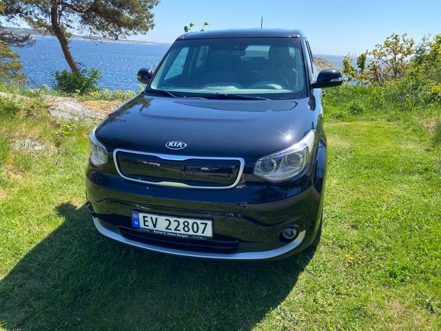 KNAJX81EFK7037479 2019 KIA SOUL-2