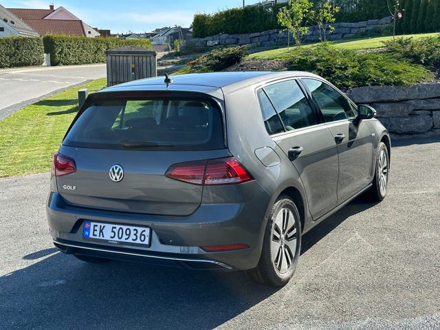 WVWZZZAUZJW900195 2018 VOLKSWAGEN GOLF-3