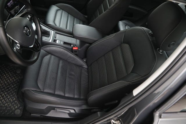 2018 VOLKSWAGEN GOLF - 19