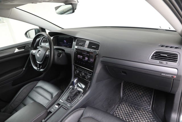 2018 VOLKSWAGEN GOLF - 18