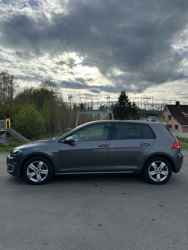 WVWZZZAUZJ8906259 2018 VOLKSWAGEN GOLF-2