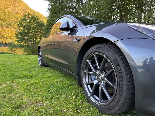 5YJ3E7EB5MF825301 2021 TESLA MODEL 3-4