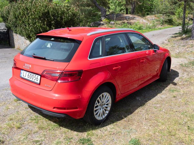 WAUZZZ8V7GA011404 2016 AUDI A3-5