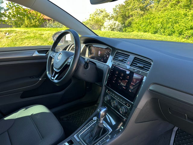 2019 VOLKSWAGEN GOLF - 12