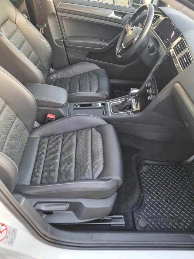 2019 VOLKSWAGEN GOLF - 10