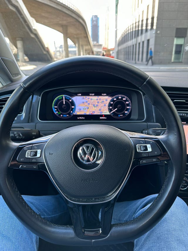 2018 VOLKSWAGEN GOLF - 10